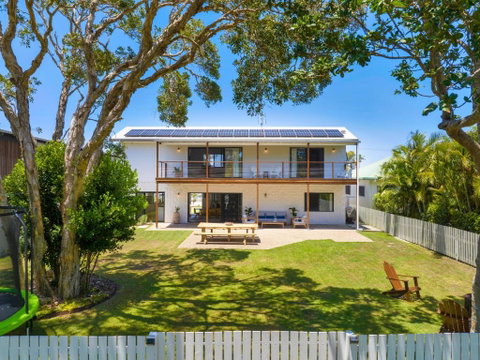 Pangkarra -Stunning Beach House - Family Friendly - QLD Tourism 1