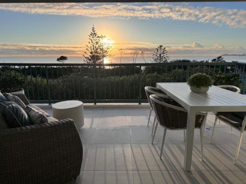 Panoramic Ocean View 2 Bed 2 Bath - Queensland Tourism 0