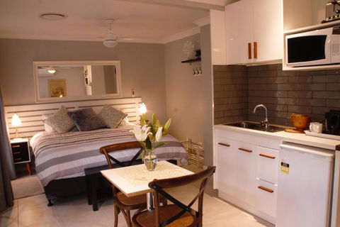 Paperbark Bed & Breakfast - QLD Tourism 3