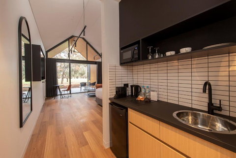 Par Five Shacks - QLD Tourism 2