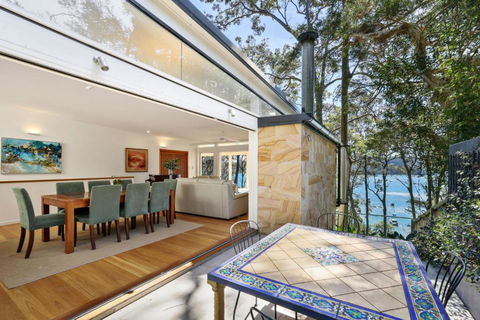 Paradise Villa - Pittwater Views - Queensland Tourism 0