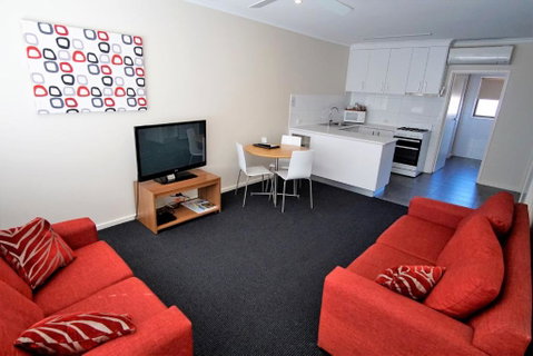Parkview Motor Inn And Apartments - QLD Tourism 3