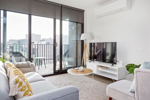 Palmerston St Apartments By Urban Rest - QLD Tourism 1
