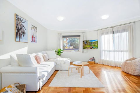 Perfect Manly Retreat, In The Heart Of Manly, Family & Couple Friendly Apartment With CAR SPOT - QLD Tourism 0