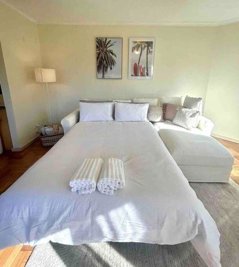 Perfect Manly Retreat, In The Heart Of Manly, Family & Couple Friendly Apartment With CAR SPOT - QLD Tourism 3