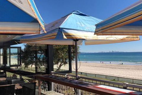 PET FRIENDLY & Super Central Retro Beach Pad! - QLD Tourism 2