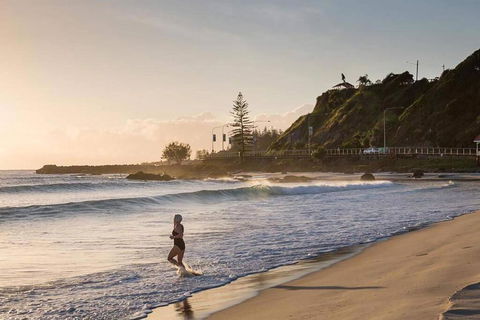 PET FRIENDLY & Super Central Retro Beach Pad! - QLD Tourism 3