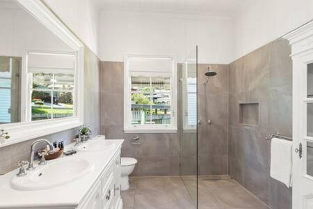Pet Friendly Family Home In Brisbane - Relocations And Family Stays - Fast Internet - Parking - Netflix - QLD Tourism 2