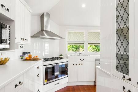 Pet Friendly Family Home In Brisbane - Relocations And Family Stays - Fast Internet - Parking - Netflix - QLD Tourism 3
