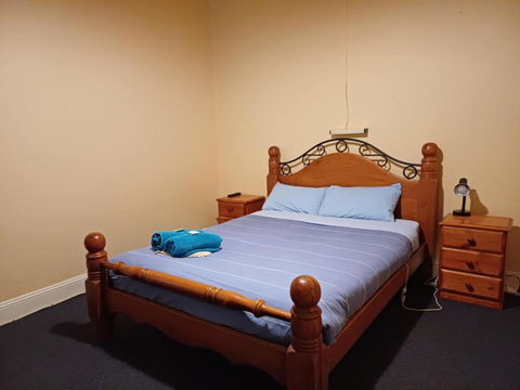 PETERBOROUGH HOTEL - QLD Tourism 3