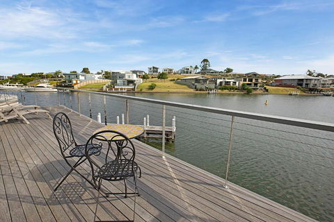 Pier 37 - Queensland Tourism 2