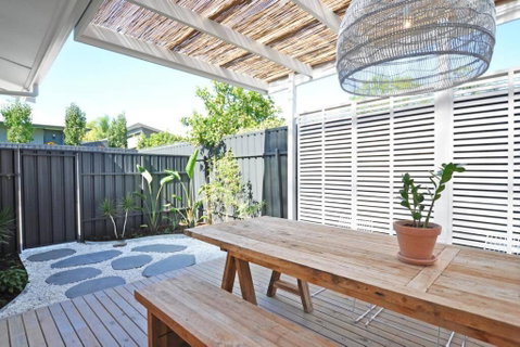 Pine At Arlos Glenelg South - QLD Tourism 0