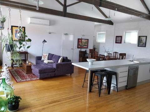 Pips On Mitchell - Beautiful Historic Apartment - QLD Tourism 2