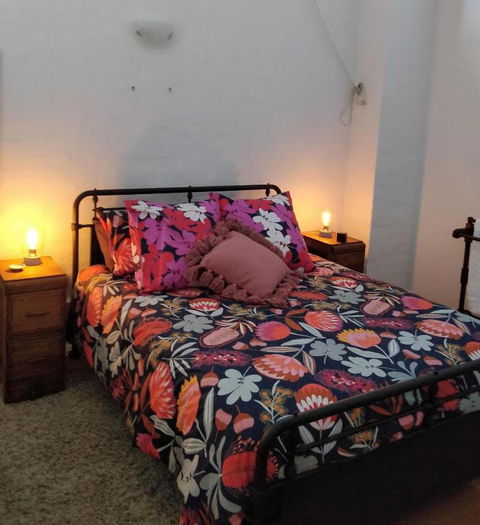 Pips On Mitchell - Beautiful Historic Apartment - QLD Tourism 1