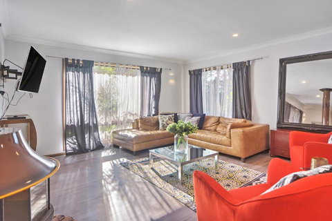 Pleasant Way River Lodge - QLD Tourism 3