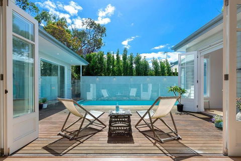Point Leo Luxury Beach House - Point Leo - Queensland Tourism 0