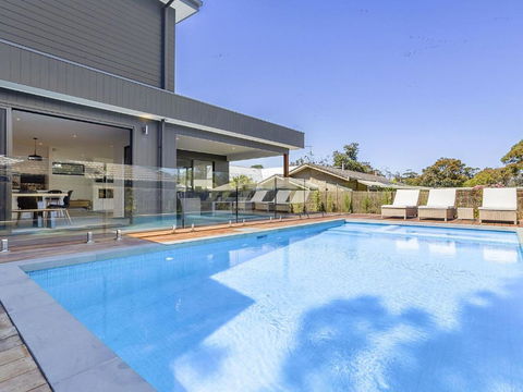 Pool And Spa - 300m Walk To Beach - QLD Tourism 0