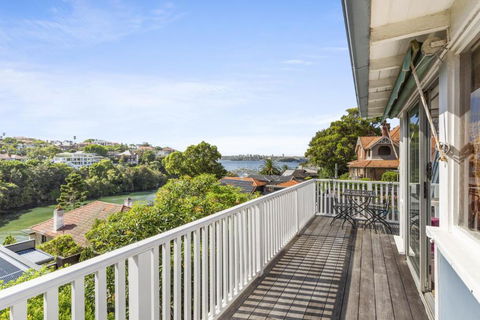 Poolside Stay - Close To Taronga Zoo & Luna Park - QLD Tourism 0