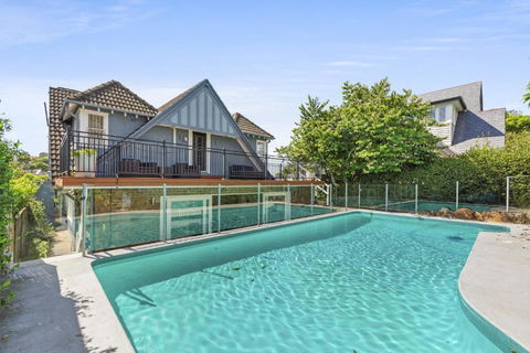 Poolside Stay - Close To Taronga Zoo & Luna Park - QLD Tourism 1