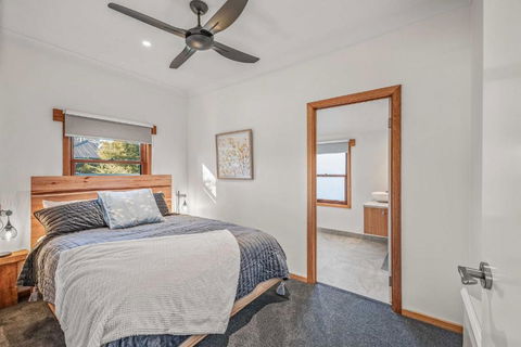 Porepunkah Cottage - Queensland Tourism 3