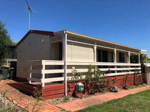 Portarlington Holiday Apartment - QLD Tourism 0