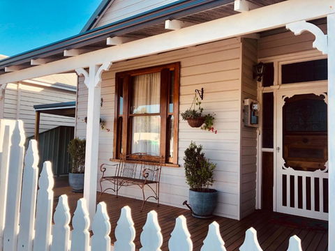 Railway Cottage - QLD Tourism 2