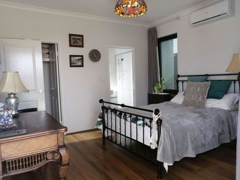 Private & Cosy! Master Bedroom In Perth With Garden View - QLD Tourism 2