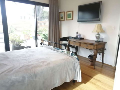 Private & Cosy! Master Bedroom In Perth With Garden View - QLD Tourism 1