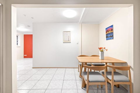 Quaint Queen Room In Pymble - Private Spot - Shared Bathroom - QLD Tourism 3