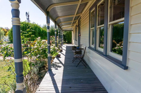 Pound Hill Cottage - QLD Tourism 2