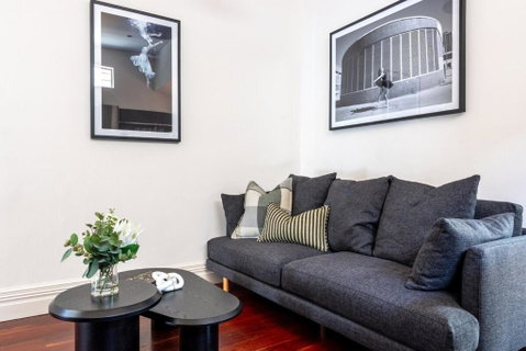 Prahran Timeless & Modern Haven, With Parking - QLD Tourism 1