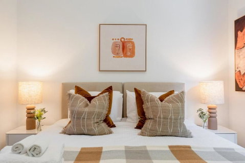 Prahran Timeless & Modern Haven, With Parking - QLD Tourism 3
