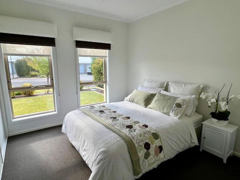 Premium Barossa Getaway - QLD Tourism 3