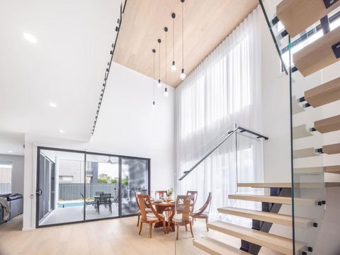 Prestige And Elegance 5BR House W Pool Rochedale - QLD Tourism 0