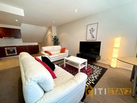 Pretty Penthouse - Close To ANU - QLD Tourism 0