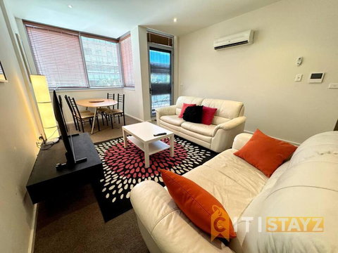 Pretty Penthouse - Close To ANU - QLD Tourism 1