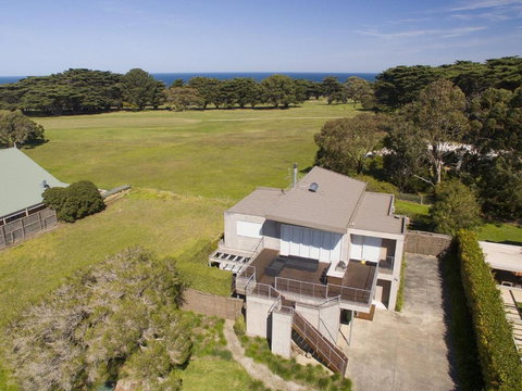 Pride And Prejudice - Queensland Tourism 0