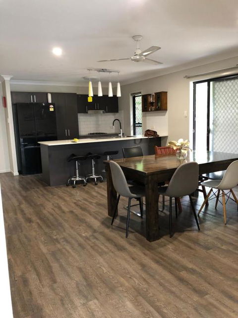 Private Bedroom Getaway - Queensland Tourism 0
