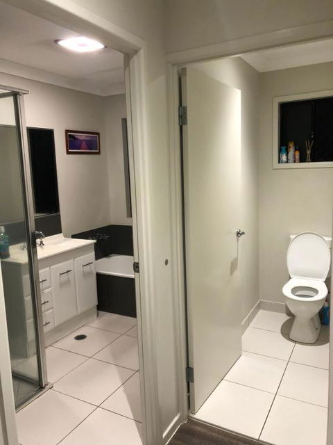 Private Bedroom Getaway - Queensland Tourism 3