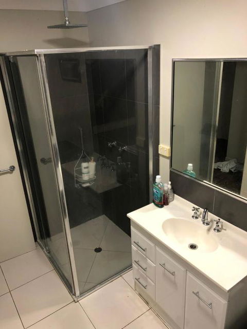 Private Bedroom Getaway - Queensland Tourism 2