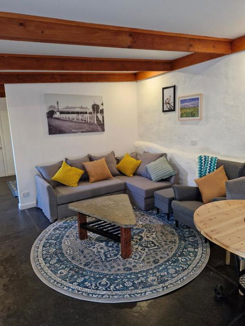 Private Guesthouse - QLD Tourism 0