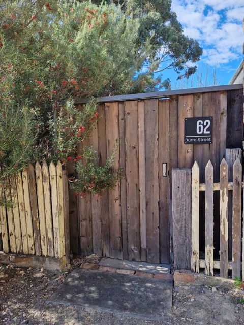 Private Guesthouse - QLD Tourism 1