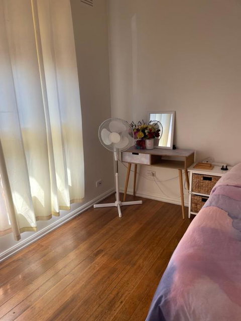 Private Room Near Melbourne Airport - QLD Tourism 0