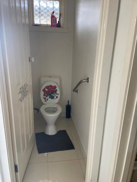 Private Room Near Melbourne Airport - QLD Tourism 2