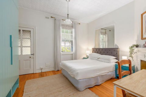 Quaint 3-Bed Heritage Home In The Heart Of Sydney - QLD Tourism 1