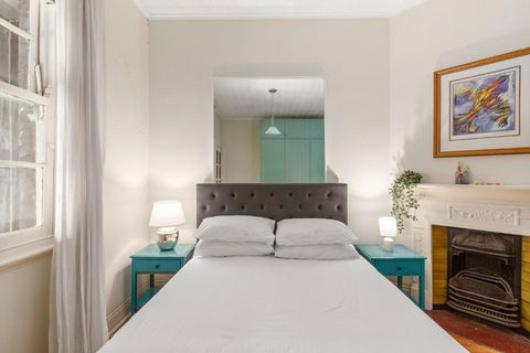 Quaint 3-Bed Heritage Home In The Heart Of Sydney - QLD Tourism 0