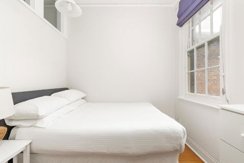 Quaint 3-Bed Heritage Home In The Heart Of Sydney - QLD Tourism 3