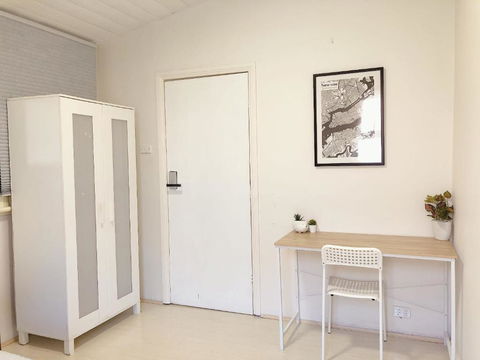 Quaint Double Or Queen Room - Mins To Stations&UNSW - Shared Bathroom - QLD Tourism 2