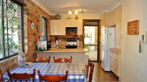 Quality Beachside Holiday - QLD Tourism 2