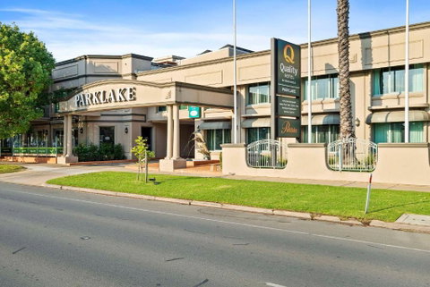 Quality Hotel Parklake Shepparton - QLD Tourism 1